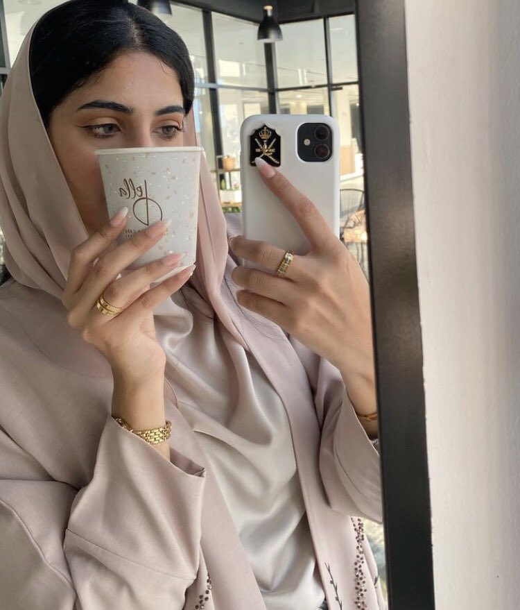 صبااح الامنيات البيضاء وصباح السعادة التي نتمنا هالقلوبنا وقلوب من نحب 🍃❤️☕️.     #صبااح_الخير.