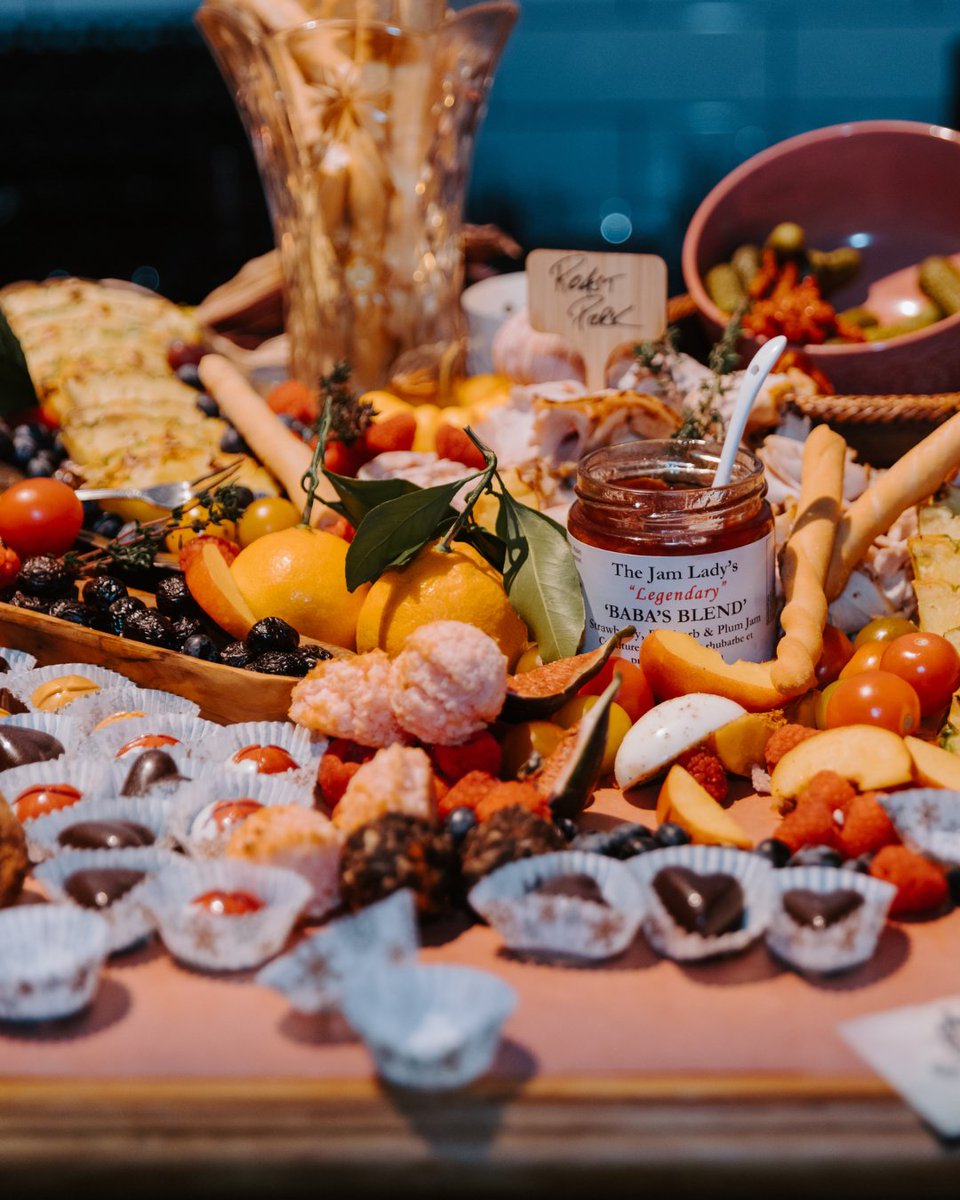 joybyjoelle's tweet photo. When you want tier's of cheese instead of cake on your wedding day 🤌🏼

At Ali + Matt's New Year's Eve wedding, the food was nothing short of a freakin culinary masterpiece 🔥 @culinacatering pulled out all the stops and pieced together a 10' long grazing top for them and served https://t.co/4o2d0CDDDq