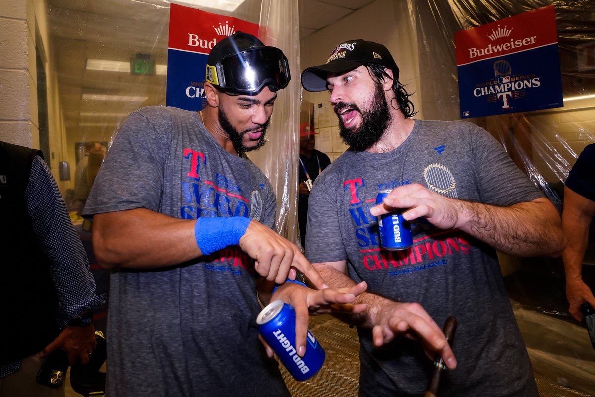 Rangers's tweet photo. The last team to celebrate! #WentAndTookIt https://t.co/c0tK17lANg