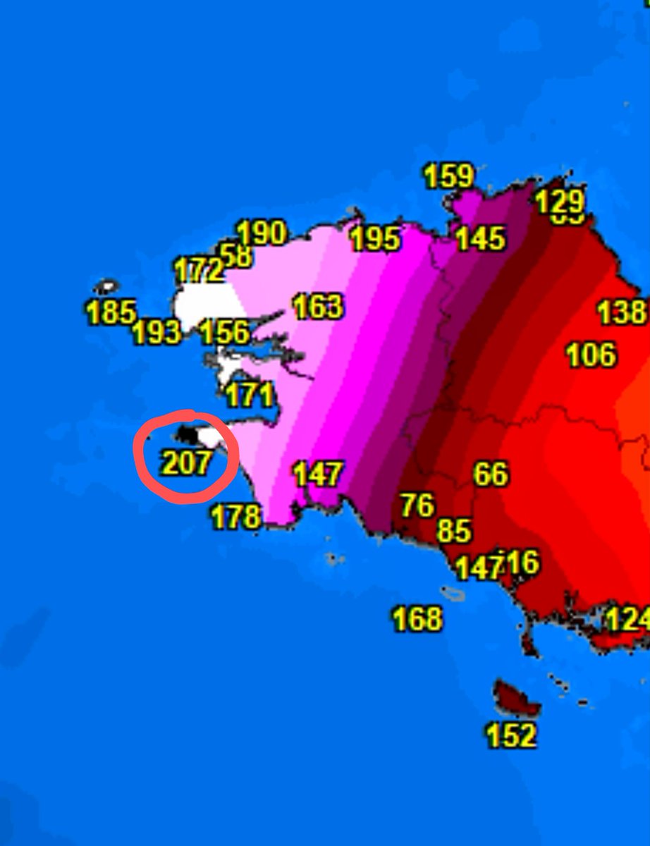 StormchaserNL's tweet photo. 🌬 Bizarre windsnelheden afgelopen nacht in Frankrijk! Op enkele plaatsen 170-195 km/uur, maar topper is het weerstation bij Pointe-du-Raz. Daar werd een windstoot van maar liefst 𝟮𝟬𝟳 𝗸𝗺/𝘂𝘂𝗿 (!!) gemeten... #Ciaran ~Meteociel
 
Update voor vandaag:
https://t.co/UsAsuMGjEt https://t.co/IutRXBqxRT