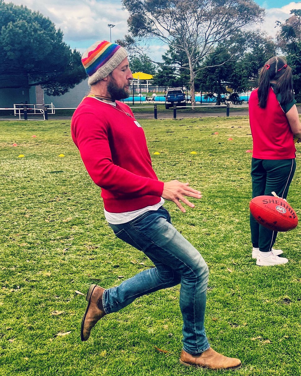 Missed my calling…(and the goal)…
🏉👟💥🌈🎉
Young LGBTIQA+ people &amp; police engagement day.
(📸: Jo, VicPol)