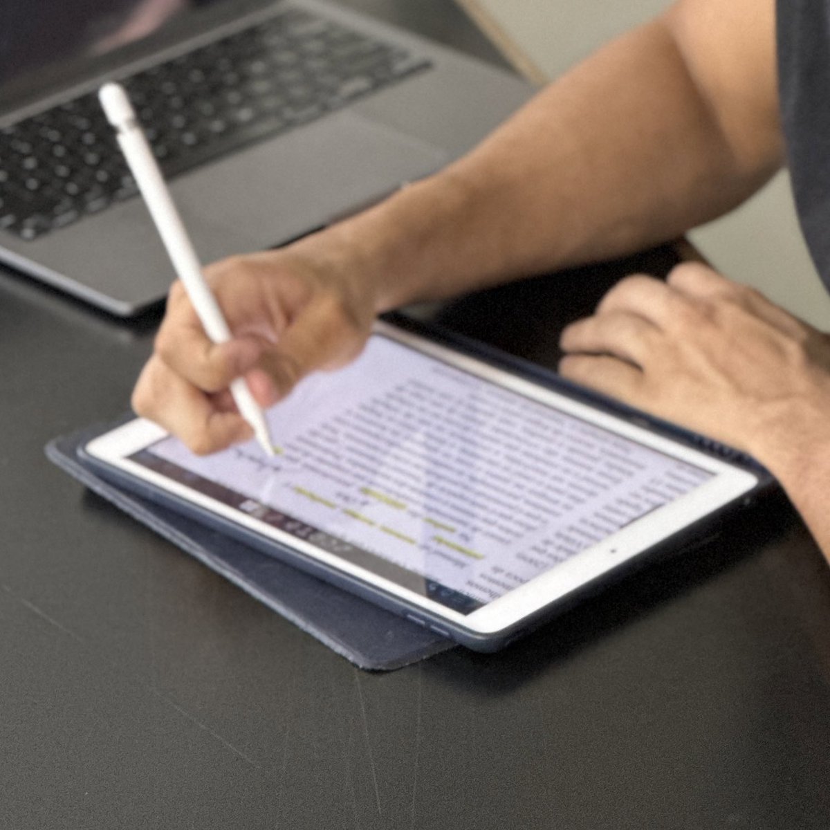 studyaugusto's tweet image. LISTA DE CONECTIVOS PARA USAR NA REDAÇÃO DO ENEM 2023