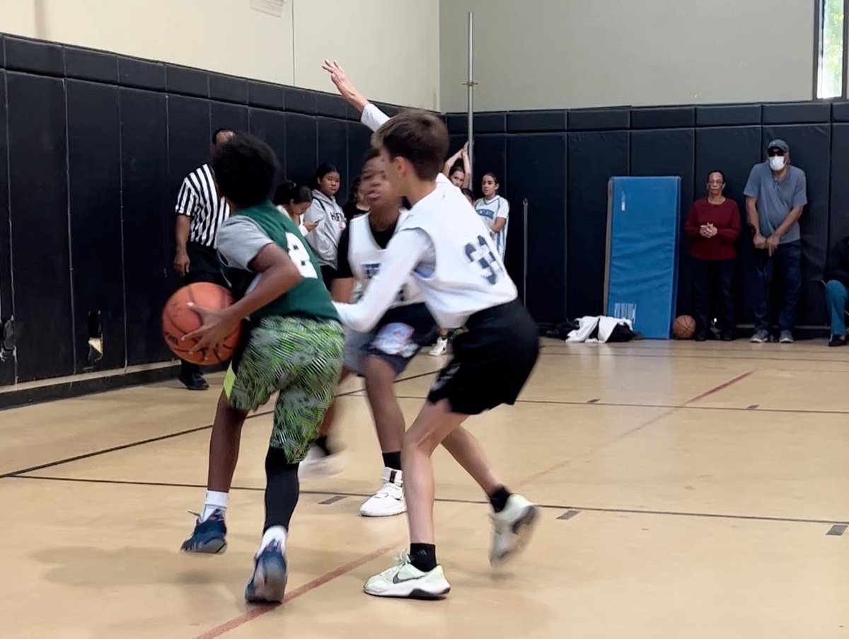 AthleticsNusd's tweet photo. It’s 🏀🏀 Season!!! The NUSD 6th grade league began today across the district… Leroy Greene travelled to Heron for great, competitive games👏🏽!Excited for all the schools, teams, players, coaches & fans #nusdstudentathletes #workinghardhavingfun @LGA_Athletics @NatomasUSD https://t.co/46dEBnvNlp
