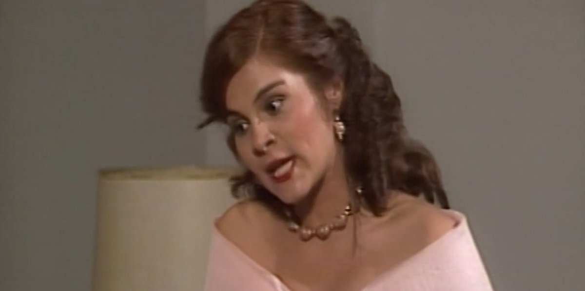 detlnovelas1's tweet photo. Lamentamos la partida de la actriz #AdrianaLaffan

Su paso por las telenovelas comenzó en 1980 con #ElCombate. Historias como #Carrusel, #LaSombradelOtro, #DestilandoAmor y otras formaron parte de su legado
La última fue en la serie #SeñoraAcero en 2014

Descanse en Paz
🕊️🙏 https://t.co/iZpyXsTnOn