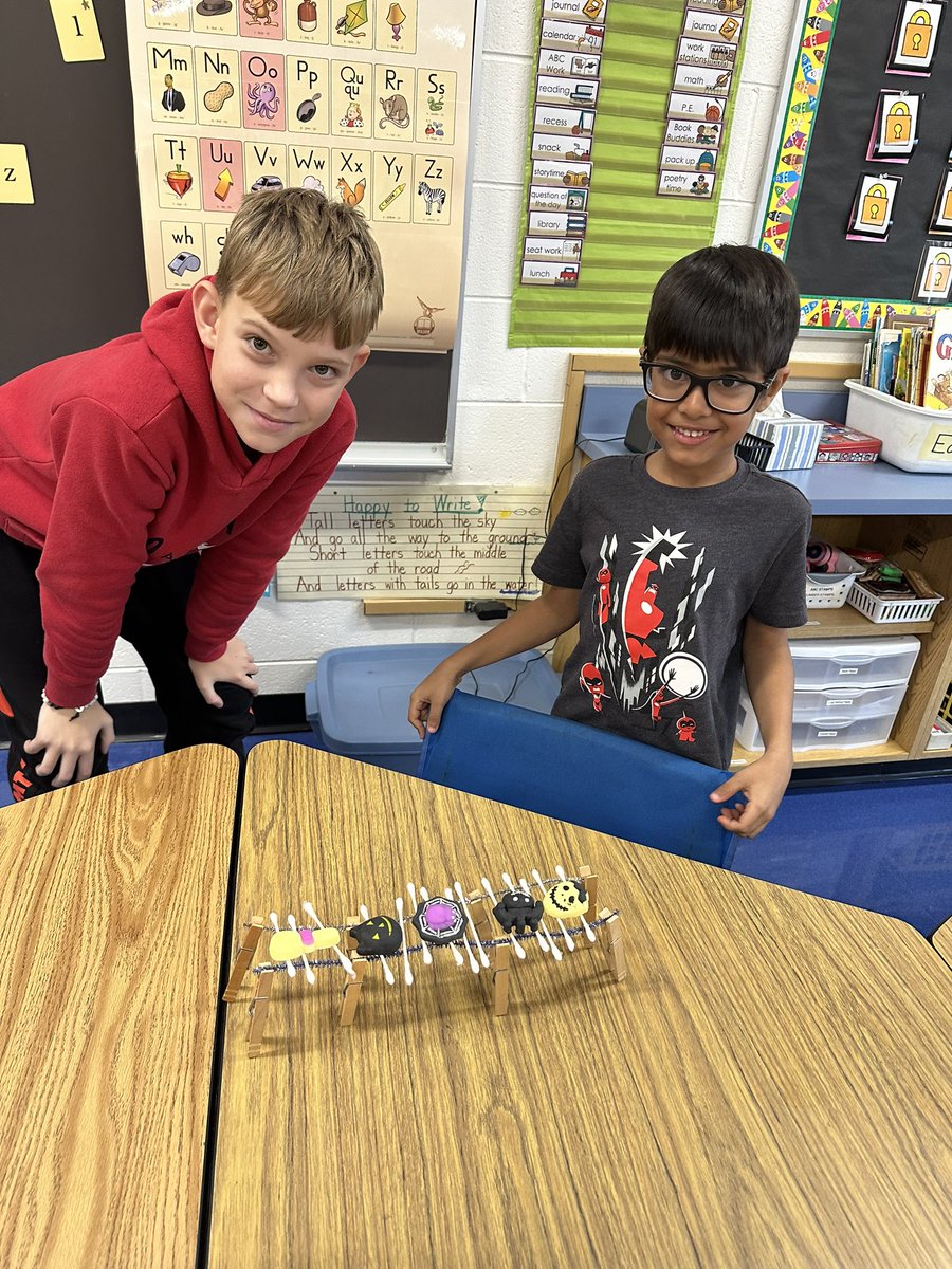 MrsKomenda's tweet photo. Fun times today with our 5th grade buddies completing some STEM challenges! @keenan137 #CAMagicintheJourney #CAEngaged #CALovetoLearn #engageD64 https://t.co/nqvac8M2ie