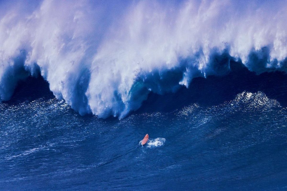 Gives new meaning to the phrase 'When the wave breaks here, don't be there'. #CostaPRO #Surfing #SeeWhatsOutThere 📸: Arto Saari