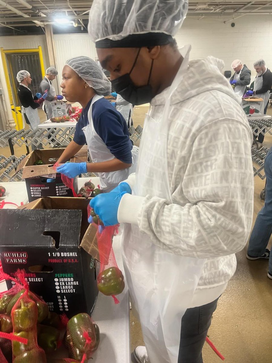 Hawks4Football's tweet photo. Hawks stayed BUSY today as they had a Grand Total of 12,207 lbs of Food and 10,173 meals repacked!!
@jojokenerson seen trying anyway he can to get his Sacks up!! Good work Hawks #HawkCommunity https://t.co/I2euqi9v54
