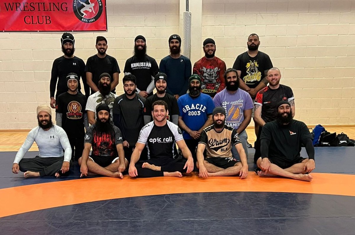 LionsReignMMA's tweet photo. Great Nogi BJJ seminar with Rayron Gracie last week, some 🔥🔥🔥 techniques 

#BJJ #Singh #Kaur #lions #gracie https://t.co/Dmgixgy8g7