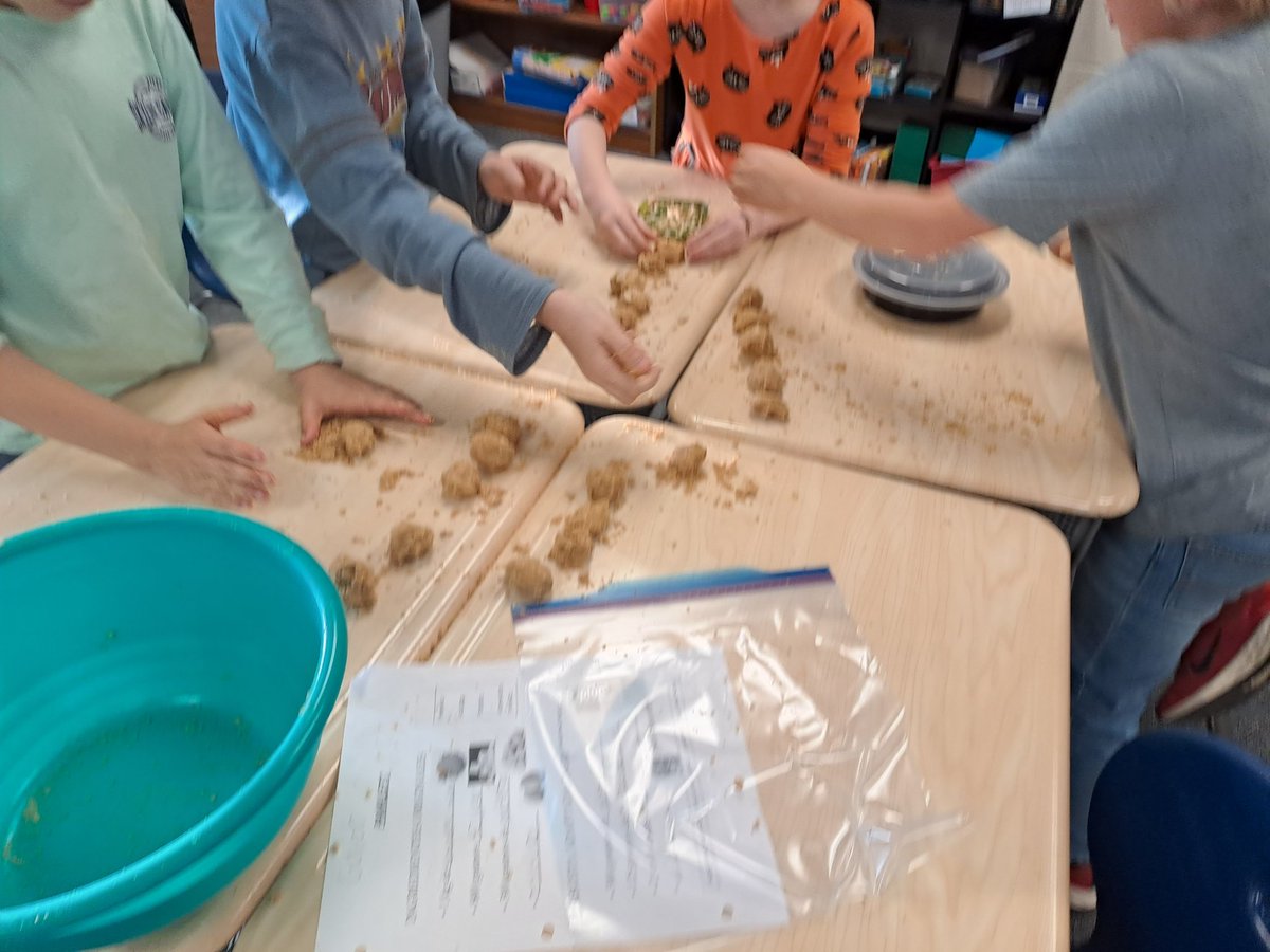 We had so much fun cooking traditional fall pastries "panalletes" and listening to our teacher parents sharing this traditional Spanish celebration #Castanyada #panallets #Untingourworld <a href="/ParticipateLrng/">Participate Learning</a> @FDESPandas