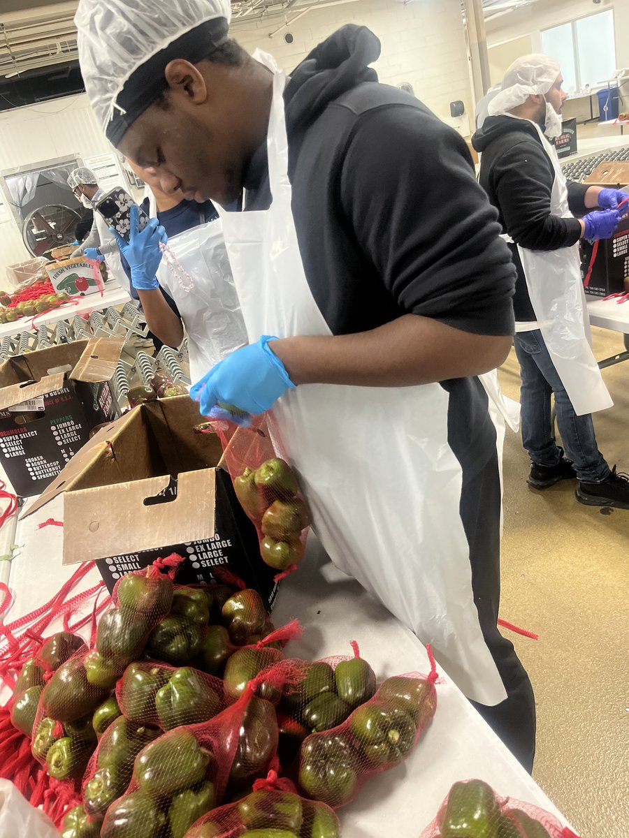 Hawks4Football's tweet photo. Hawks stayed BUSY today as they had a Grand Total of 12,207 lbs of Food and 10,173 meals repacked!!
@jojokenerson seen trying anyway he can to get his Sacks up!! Good work Hawks #HawkCommunity https://t.co/I2euqi9v54