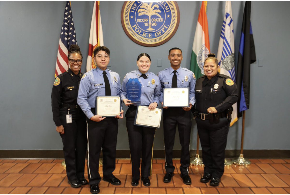 Carla Gonzalez tweet media