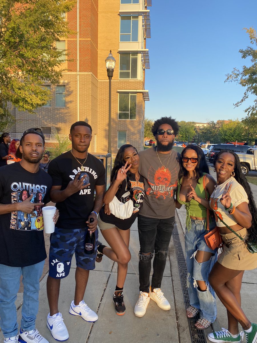 MrHighend1's tweet photo. Homecoming 23🕺🏾 https://t.co/ZZqaLmm8Oy