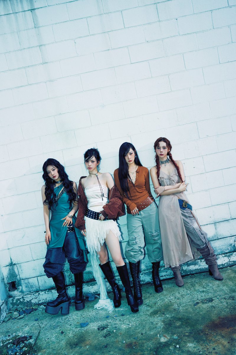 aespa_official's tweet photo. ‘히트메이커’ 에스파, 신곡 ‘Drama’로 펼칠 드라마급 퍼포먼스!
역대급 비주얼+포인트 안무로 또 한 번의 트렌드 이끈다!

https://t.co/NeNFibMscz

#aespa #æspa #에스파
#Drama #aespaDrama https://t.co/odmjLiHPue
