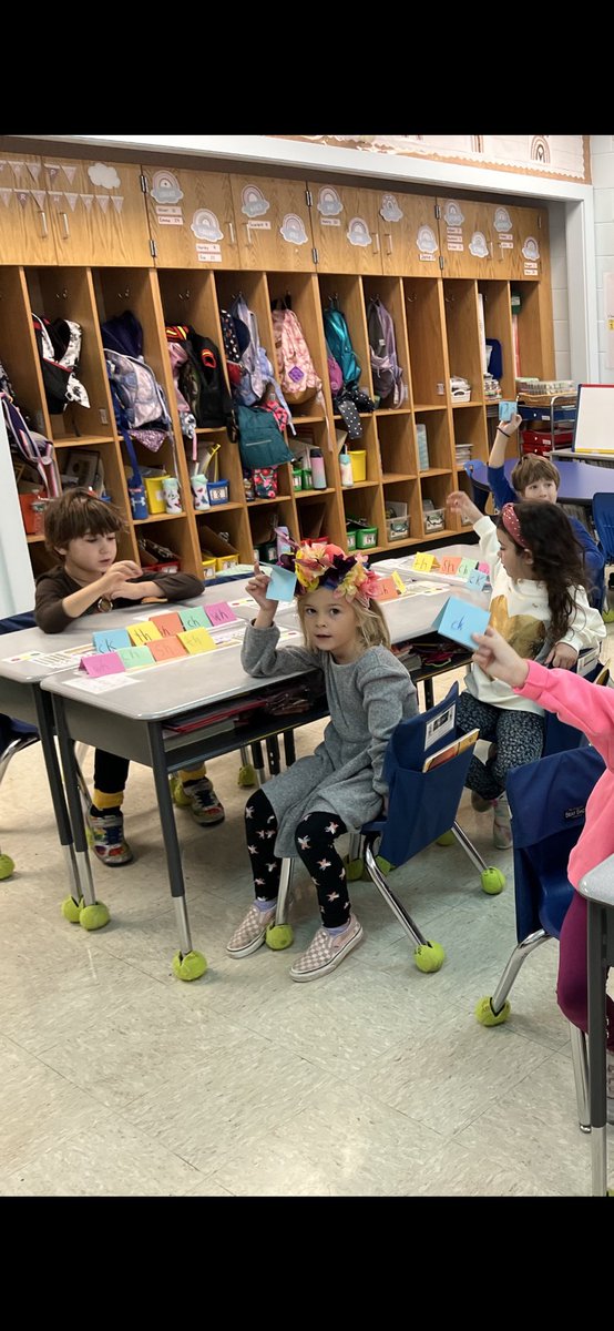 Why stop at vowel tents when we can make tents to practice words with digraphs! <a href="/IMSEOG/">Institute for Multi-Sensory Education</a> <a href="/MBS_Pride/">Monmouth Beach School</a>