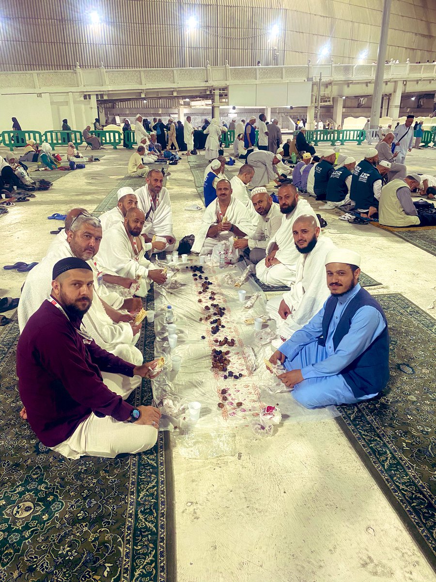 serdar_ipek_63's tweet photo. Semerşah ailesi olarak Haremde sahurumuzu yaptık elhamdulillah RABBİM CC kabul etsin amin.
SemersahTurizm https://t.co/AnnwlhjrFw