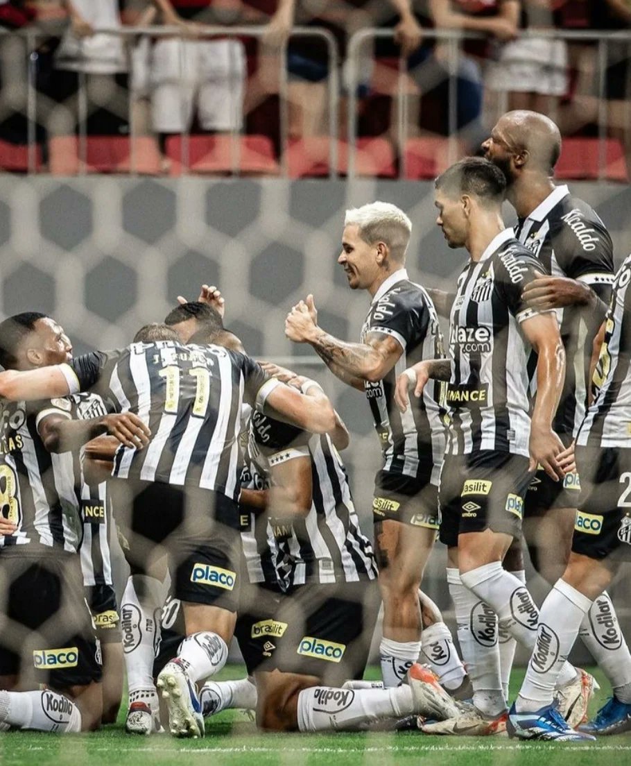 EmbSantos_SP's tweet photo. Seguimos a nossa luta.
Nem todos entendem.
O Santos é a nossa vida.
🤍🖤🤜🏻💪🏻🙏🏻🦈🐋🐳🤴🏿🏳️🏴
#SantosDoMundo #santosfc #sfc #OMaiorBrasileiroDoMundo #EmbSantosSP #sóciorei
📷 @santosfc https://t.co/6GgRlIkKG0