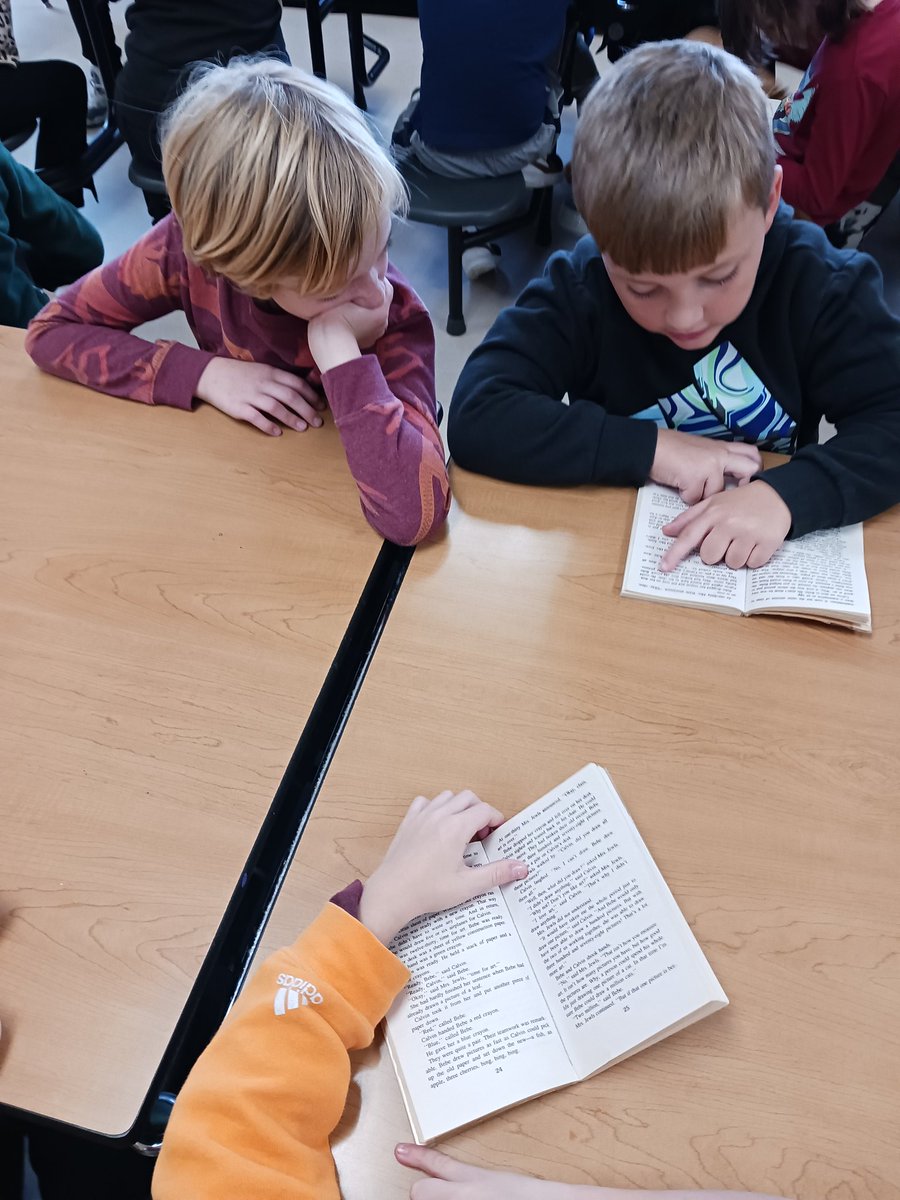 fmteducare's tweet photo. Older Educare Book Club 📖 SIDEWAYS STORIES FROM WAYSIDE SCHOOL by Louis Sachar #ReadAloud #ExcellentPractice #SillyStories we realized we have things in common with some of the characters #BookClub ❤️ https://t.co/nqzRqHXMuY