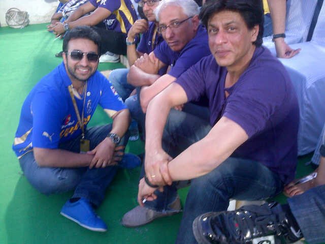 Happy birthday <a href="/iamsrk/">Shah Rukh Khan</a> sir. May God bless you with good health and continued success ❤️🙏😜