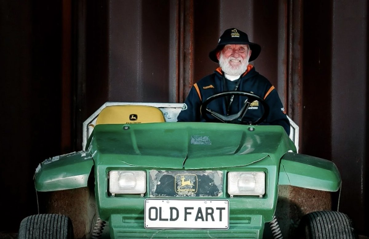 Well done ⁦<a href="/BrumbiesRugby/">ACT Brumbies</a>⁩ for the beautiful service for our old mate Quinzo ❤️. A man who gave so much to so many of us lucky ones who wandered across his path in life. Gone but never forgotten - Brumby #00 💪🏻 🏉. May you rest in peace Q 😢