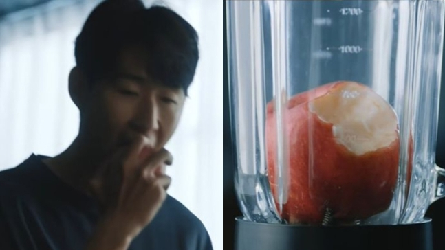 TMIHARINI's tweet photo. Setelah iklan Samsung yang menunjukkan Son Heungmin blender buah apel.

Apple juga merilis iklan yang menunjukan pelatih bola yang merespon dosen astrofisika bahwa dia bukan fans dari Galaxy

Persaingan antara 2 kompetitor brand ini semakin menarik. https://t.co/Jigb2EG6qj