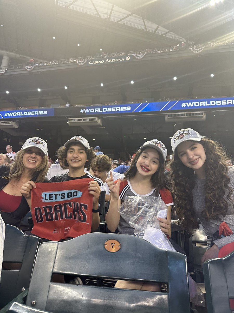 Levine_Michael's tweet photo. #dbacks https://t.co/M2zZDYYmcG