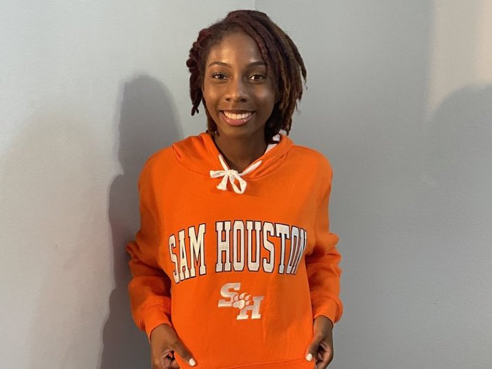 2024 Forward/Midfielder Gabrielle Williams has committed to Sam Houston State. 

Congrats @gaby1williams!!!