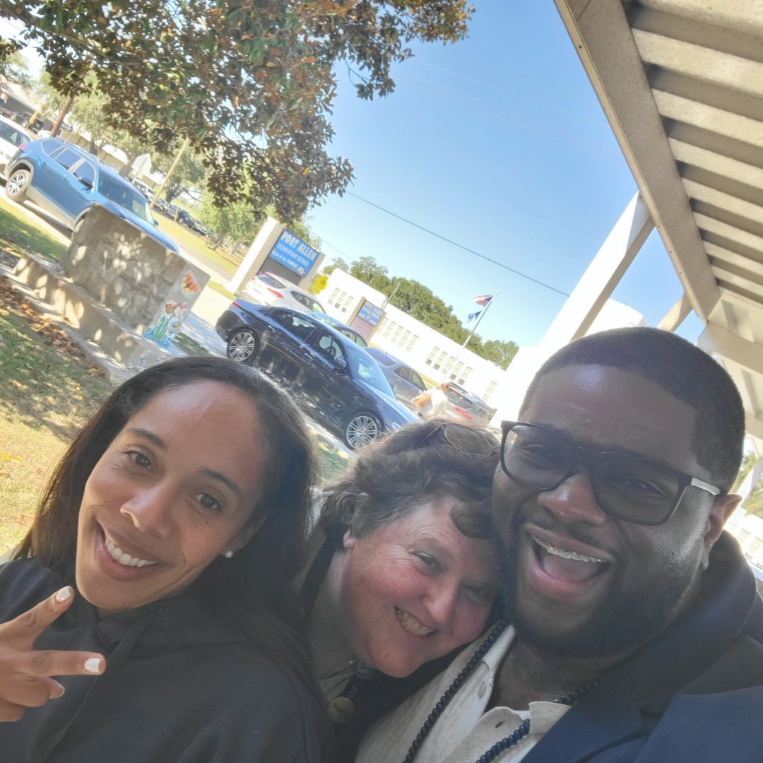 CoachMyU's tweet image. When @WBRSchools @goAPEL and @ReachUniversity peeps get together in Leading the Wbr Lead West Coaching/Mentoring Cohort, it’s gonna be powerful and a whole lot of fun!! Thanks, @ErikkaWishom @torwms for a great day!!! I hang out with some of the best!!! 🥰