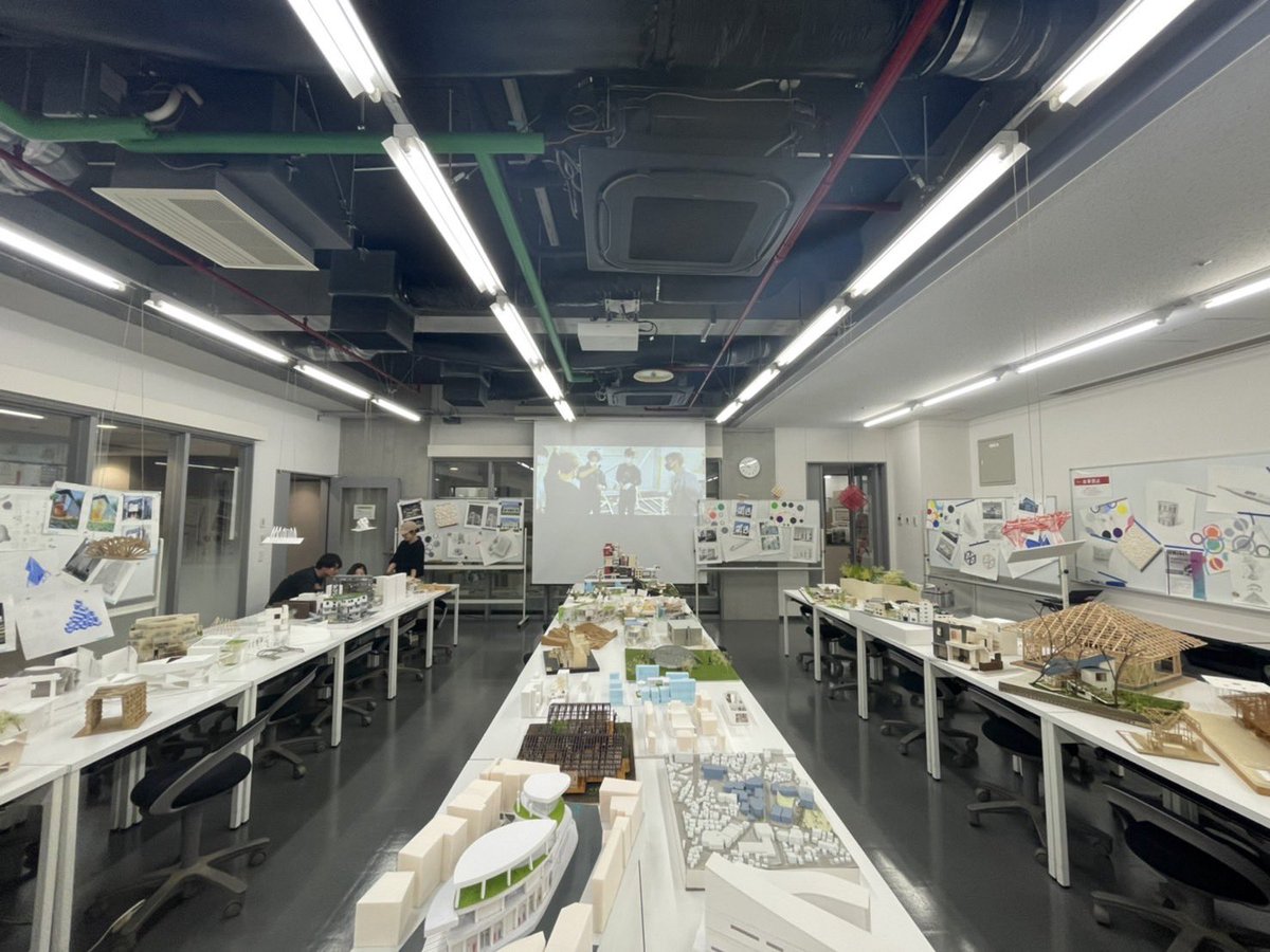 minamilab's tweet photo. 本日から2日間、国士舘大学中央図書館前とメイプルセンチュリーホール地下1階製図室にてプロジェクト関連や模型まどの展示を行ってます!!

興味のある方、是非足をお運びください https://t.co/yKJKIT0gPP