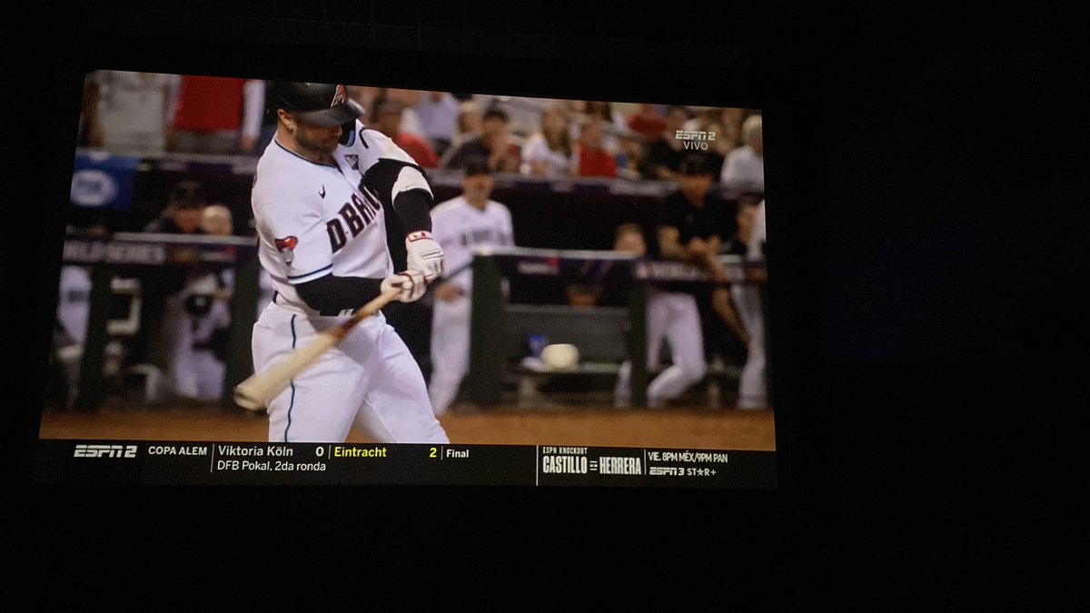 ppcer's tweet photo. World series 👏👏👏#yoamoelbeis @Cinemex @MLB_Mexico https://t.co/LtbM6dIOGR