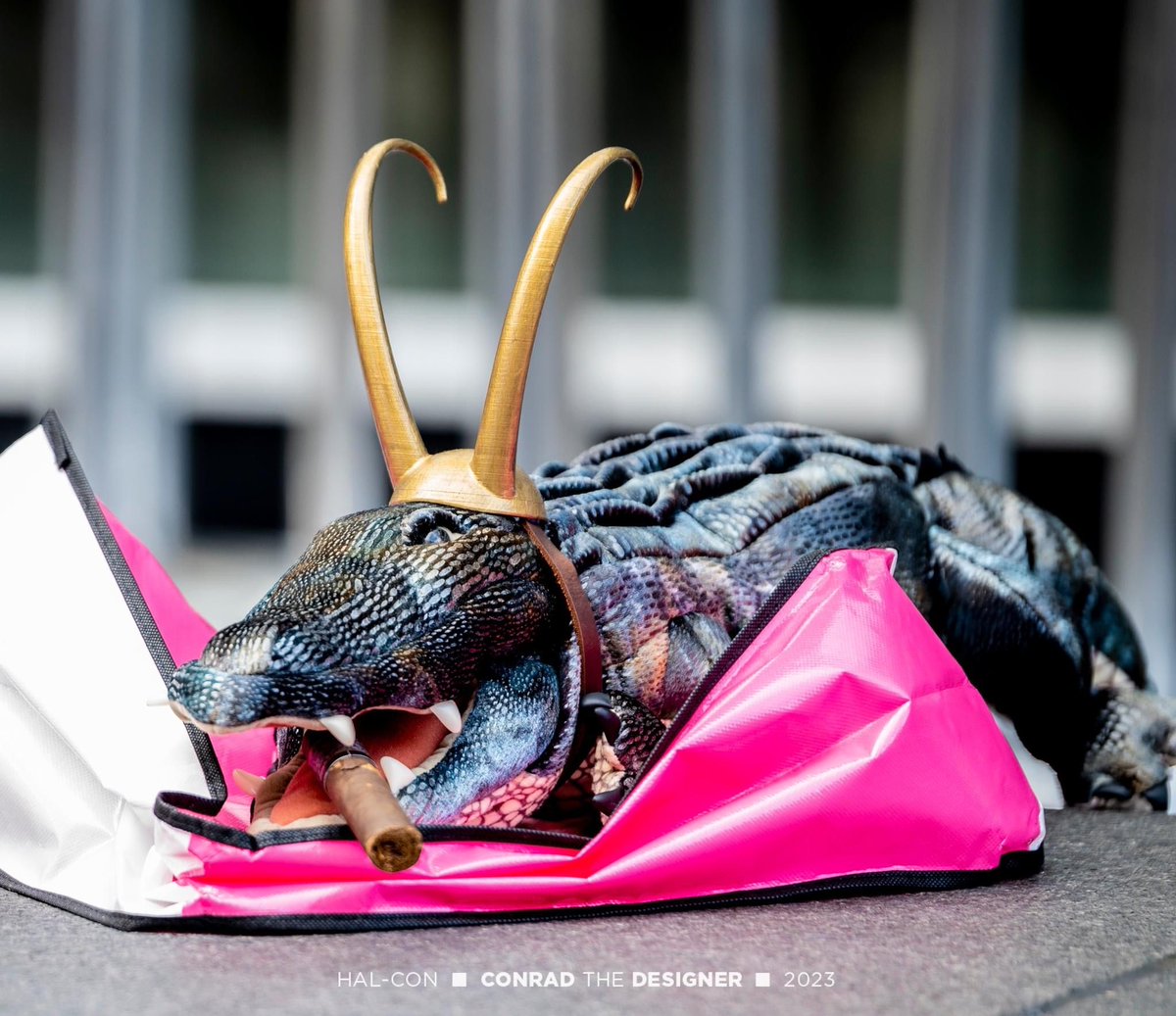TheMariTimeLord's tweet photo. Whilst I catch up on the photos from day 3 of #HalCon2023’s photo shoots (there’s not a delay, I’m just a bit of a perfectionist), here’s some closeups on my #AlligatorLoki who debuted this year.

Cigar pic courtesy @Conradthedesigner_cosplay
Thanks to @darkartscosplay as well https://t.co/WcAtoZ9hvs