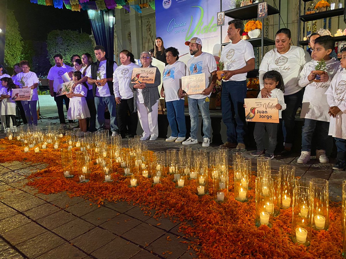 sntsa_37's tweet image. ¡Celebramos con alegría el evento en conmemoración de nuestros valientes donadores de vida (órganos) en el Centro Estatal de Trasplantes del Estado de Guanajuato! 💙🫀🌟 #DonarEsAmor #SalvaVidas #Guanajuato

@martincano37 @diegosinhue @DrDanielDiazGto @ectorjaime @martincano37