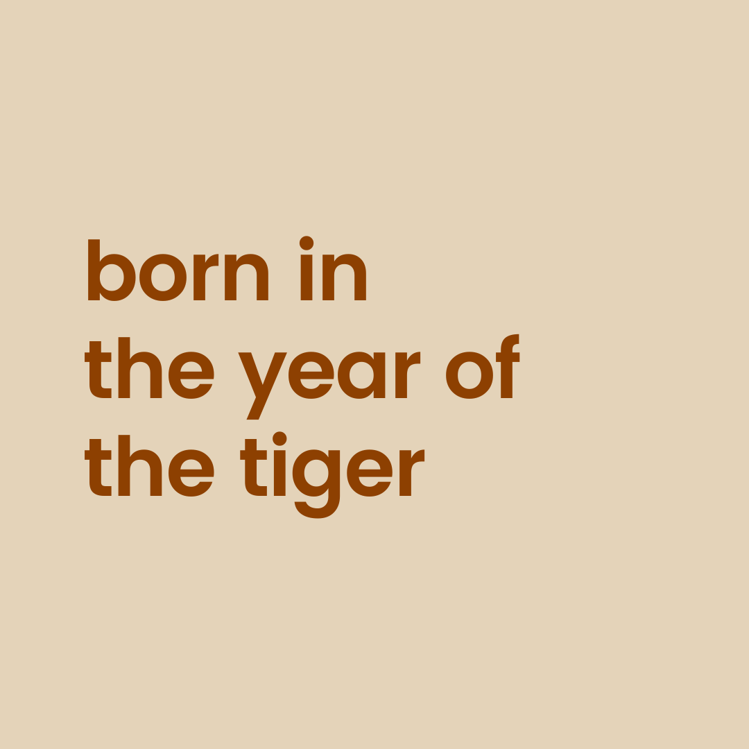 INTRODUCTION TO ‘FAMILY (1996)’ BY LEOW PUAY TIN 📚
I was curious whether I could now write about a whole clan of women.
🇲🇾Subscribe to access the full history behind the iconic Malaysian play: portsidereview.com/subscribe