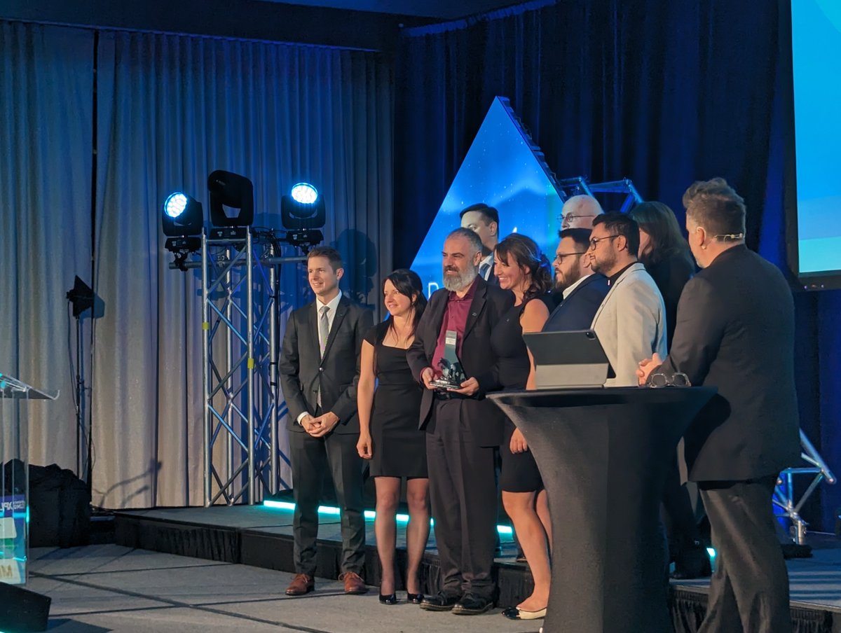 Et dans la catégorie : Excellence en développement durable, notre gagnant est @O3Mining. Félicitations!👏 #GALA #2023Xplor