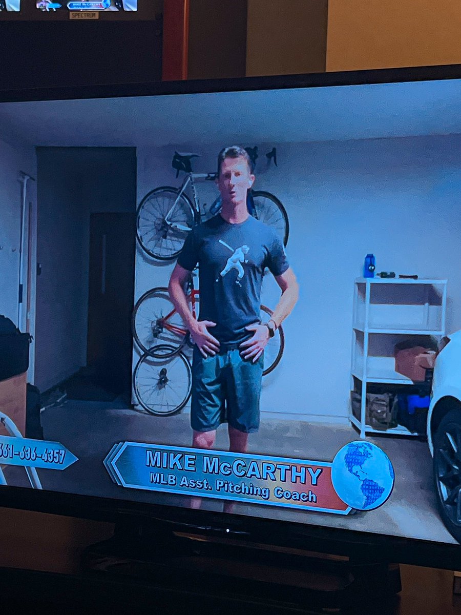 dothemathbako's tweet photo. A huge thank you to Mike McCarthy, Assistant MLB Coach, for joining us via #Skype to teach us how math is involved in the #biomechanics of #pitching!
And a very big thank you to our special student guest, Anderson, 6th grader from #HartElementary! He did an awesome job! https://t.co/dDKx4VQDcL