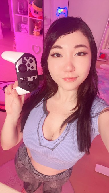 Playing some smash bros before opening some Pok&eacute;mon cards today!  Come watch me play some K Rool in Elite