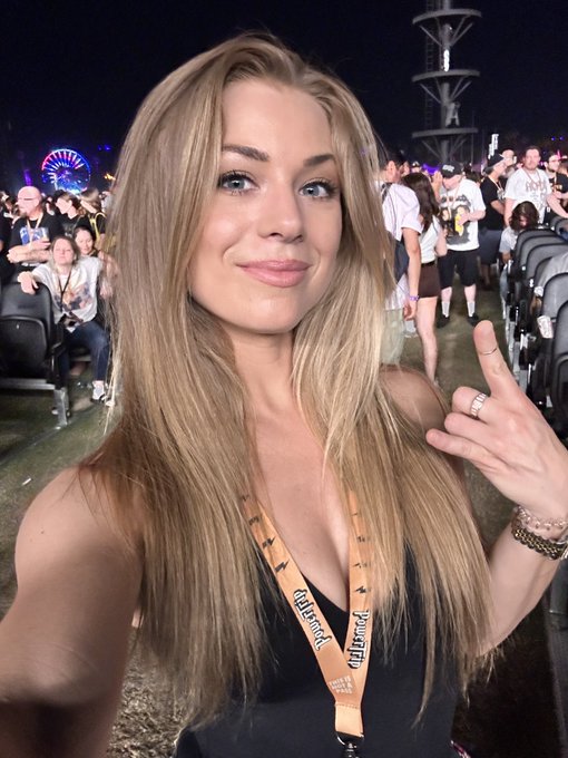 Randomly chosen photo from my phone 📱 https://t.co/HwSUkztJTj<a href="/tag/nikkileigh"class="tags"><span>#nikkileigh</span></a><a href="/tag/infinitynikki"class="tags"><span>#infinitynikki</span></a>