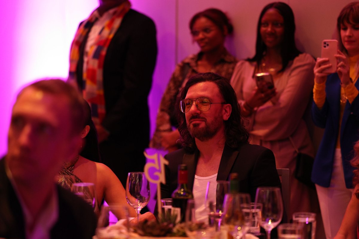 wearesona_'s tweet photo. So much joy, passion, and inspiration in the room last Sunday at the 2023 SONA Warrior Awards ceremony. Thank you for celebrating songwriters!
#SONAwarriorawards #songwritersfirst #wearesona https://t.co/cCqu3QGuUG
