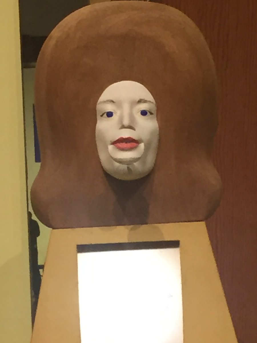 RealPeterRemy's tweet photo. Apparently, Michael Jackson's face was modified so many times it became artistic because I found this at a museum 😂😂😂 #funny #museum #MichaelJackson #MichaelJacksonface #plasticsurgery #peterremy #art #pieceofwork https://t.co/EoYKRda7bZ