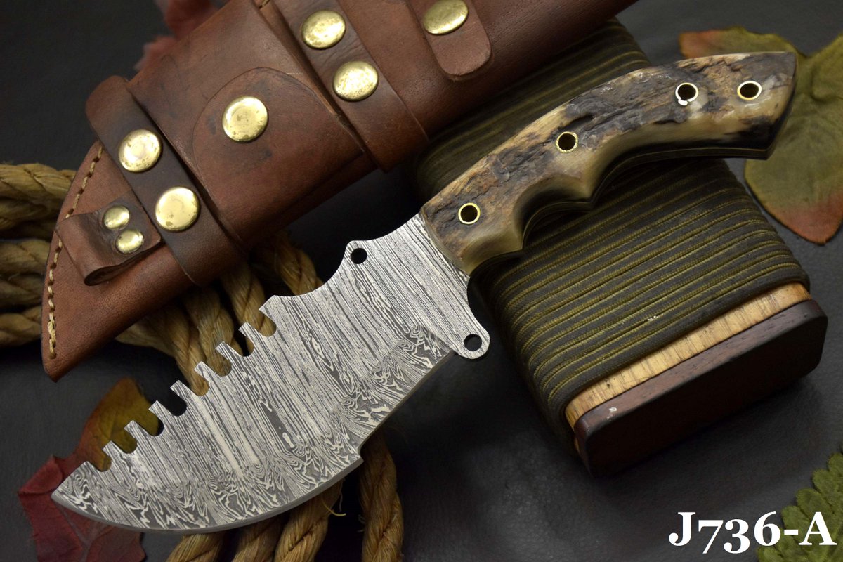 inc_knives's tweet photo. Custom Damascus Steel Tracker Hunting Knife Handmade With Rams Horn Handle https://t.co/kJmD0itZbS
