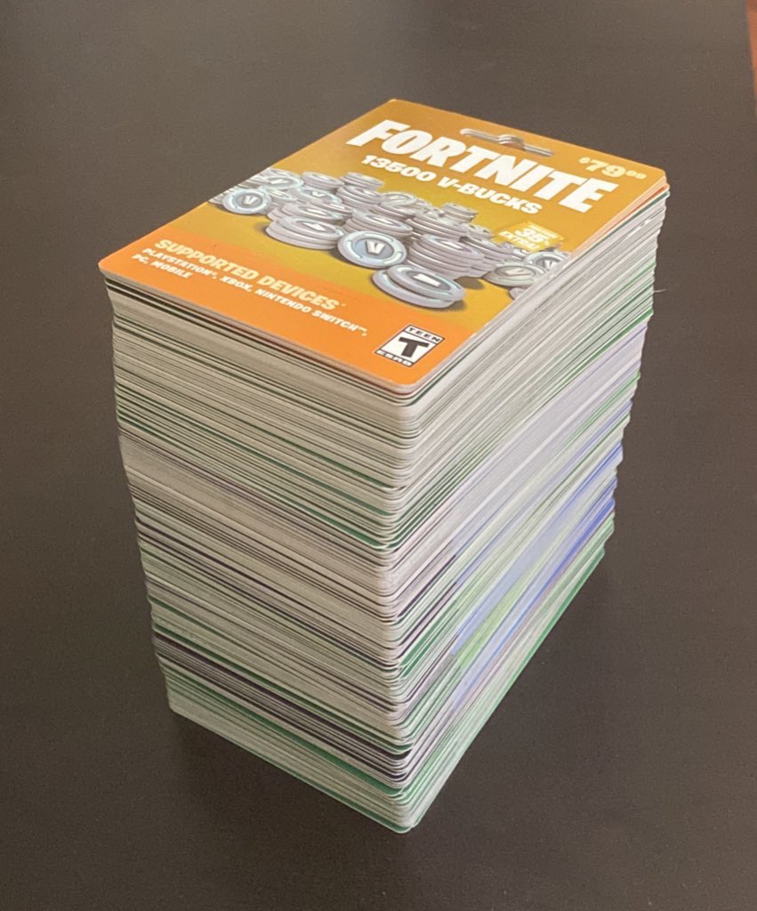 amagicmantv's tweet image. Anyone active for VBucks for the new #Fortnite Battlepass &amp;amp; can vouch right now ?

Like this tweet fast ❤️