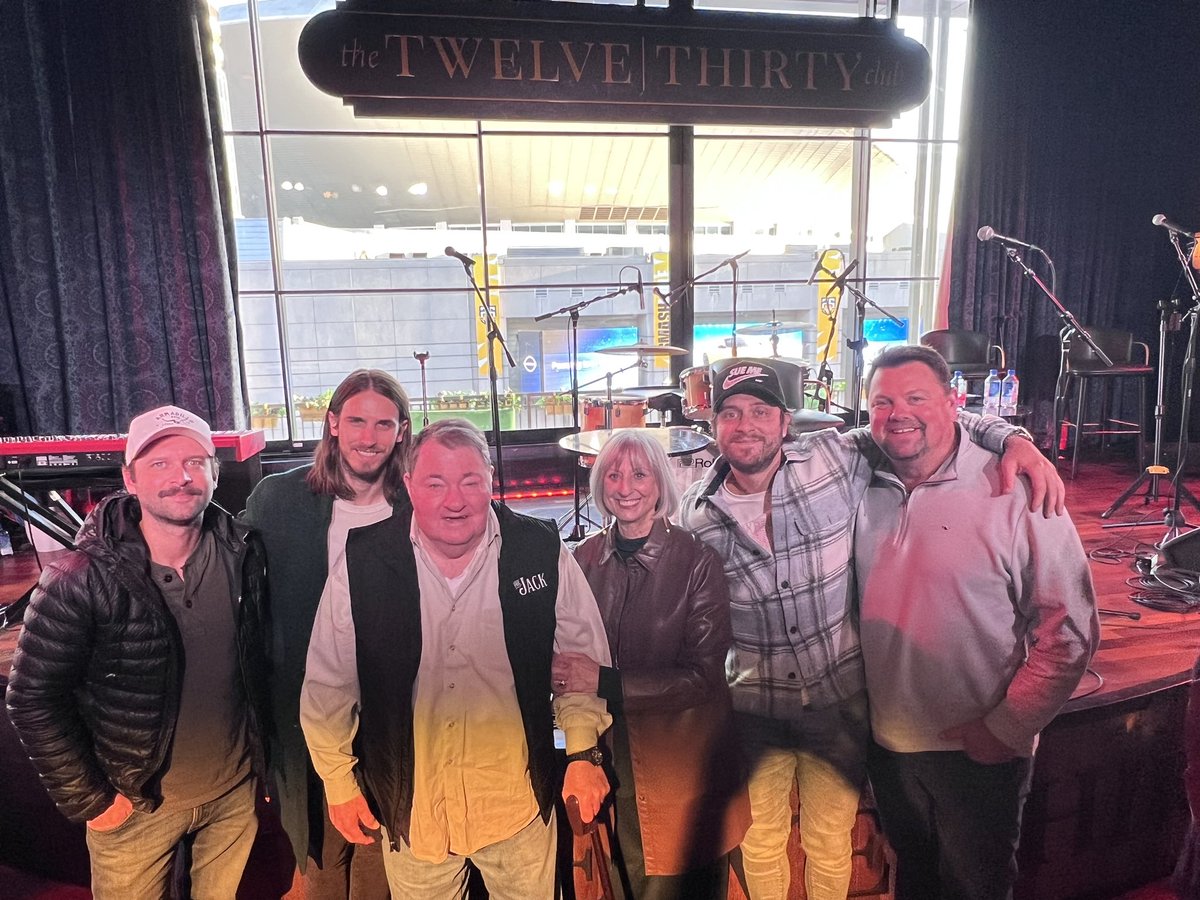 HenryRothenberg's tweet photo. What a treat taking my parents to @stormewarren’s EXIT 209 Songwriter series Wednesday. If you have not been to Exit 209, it’s a @visitmusiccity MUST! It’s every Wednesday from 3p-5p @ the Twelve/Thirty Club &amp; it’s FREE!!!
.
.
.
#Exit209 #MusicCity #Nashville @big615radio @tunein https://t.co/4O9NY2zEMB