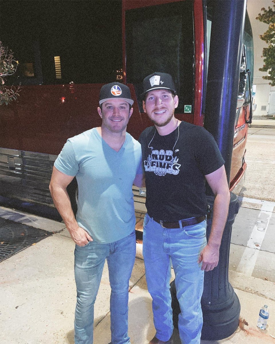 EC_Everything's tweet photo. Easton &amp;  @ryandyermusic outside @wildgregssaloon for their recent Pensacola,FL concert. 📸: Ryan Dyer on facebook. #pensacolaflorida #wildgregssaloon #ryandyer #countrymusic #eastoncorbin -Michelle https://t.co/cT01CGbTQx