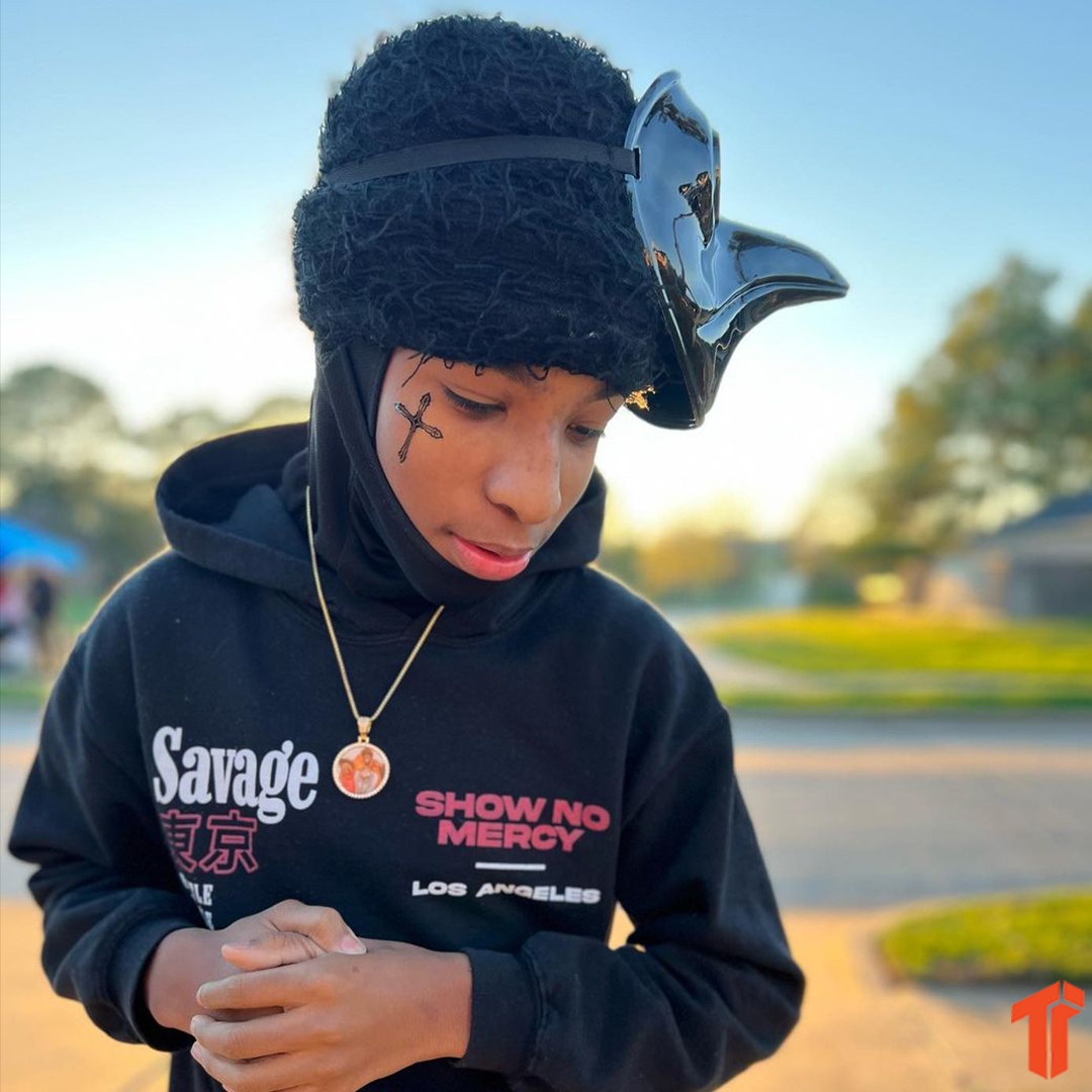 TheThizzler's tweet photo. 🕊️ Stockton's #YoungSloBe's son fullspeedj/IG decided to dress up as him for Halloween yesterday 🙌🔥 Did he nail it? #LLYS🖤🥀 https://t.co/yq0KXZVFKM