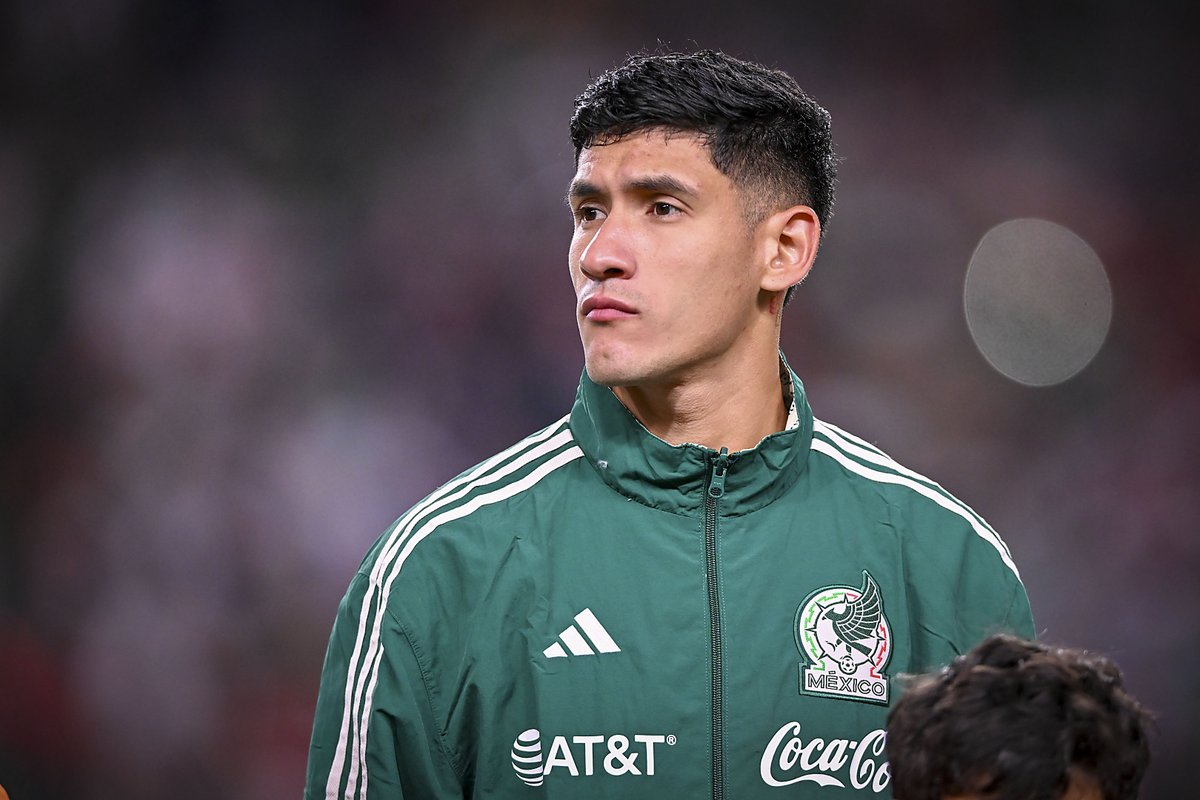 Otro día más en la oficina para @AntunaUriel. 🧙🏻‍♂️ 🔥 ⏱️ 90 minutos. ⚽️ 1 gol. 🅰️ 1 asistencia. 🎯 30/34 pases acertados. (88%) ⚔️ 3/6 duelos ganados. #VamosTodos #MexicanosEnAcción