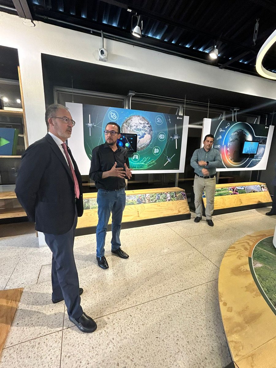 Muy fructuosa reunión con <a href="/manueloteroIICA/">Manuel Otero</a> en la sede de <a href="/IICAnews/">IICA</a> en San José, y visita al las instalaciones demostrativas de Copernicus que ofrece informaciones satelitales para la toma de decisiones basadas en datos