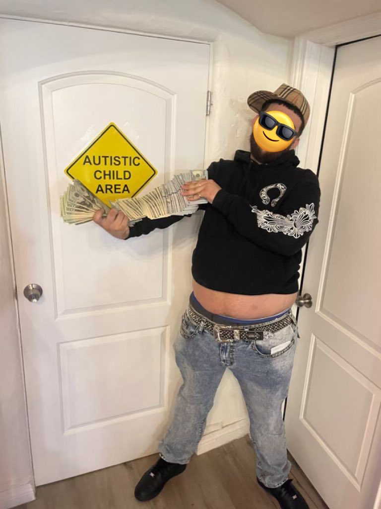 MistaFuccYou's tweet image. Nigga at chrome hearts said he ain have my size I said fuck it