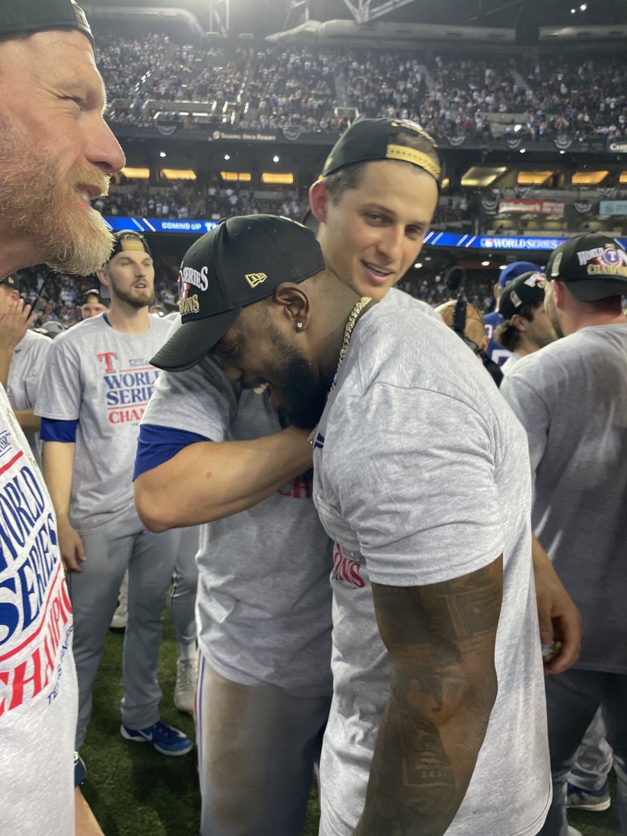 Enrique_Rojas1's tweet photo. Corey Seager y Adolis García.
Caballos, caballos https://t.co/rKzPqLth6p