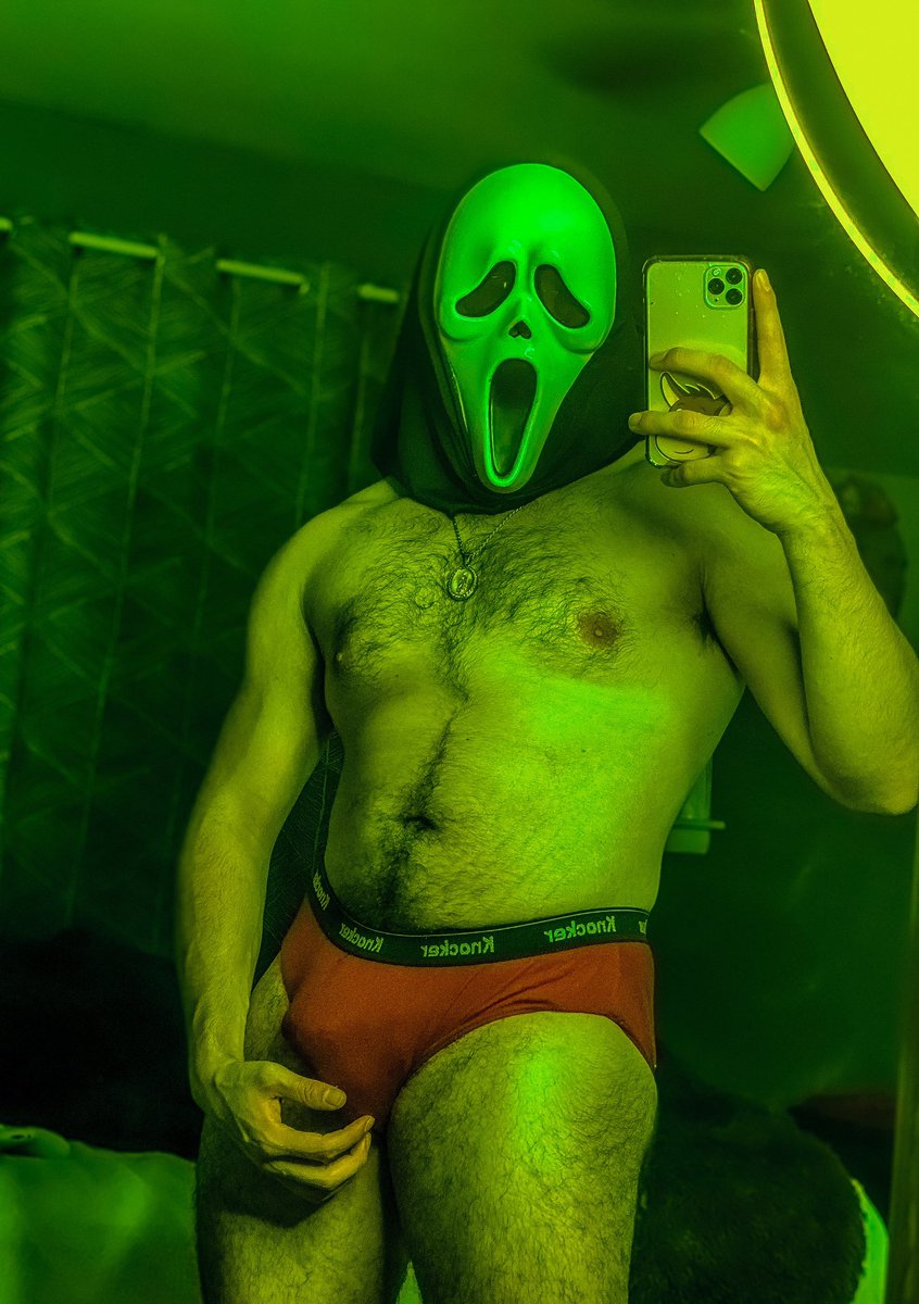 Homo_Horror's tweet photo. 👻🤤👻🤤👻
@SeVendeTamales
#Scream #Ghostface #Halloween #horror #halloweengay #spookygay #gayhalloween #gayhalloweencostume #gaycostume #gaymuscle #gaymodel #gayboys #gaymen #gaydaddy #gayfashion #gay https://t.co/H4mrCghvCA