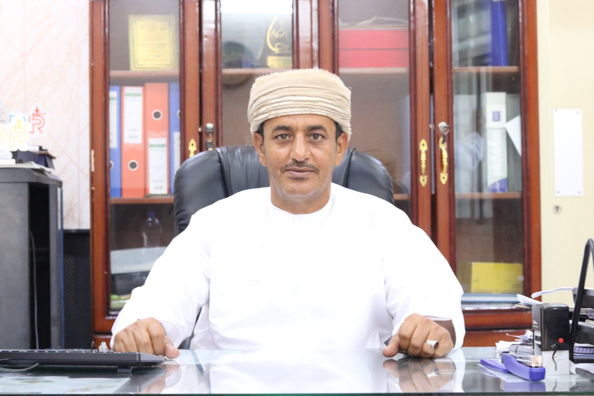 أسرة #مدرسة_السلطان_قابوس تبارك للأستاذ صالح جمعة السنيدي  بمناسبة تخرجه  بدرجة الماجستير  ،سائلين الله له مزيدا من التفوق والنجاح .