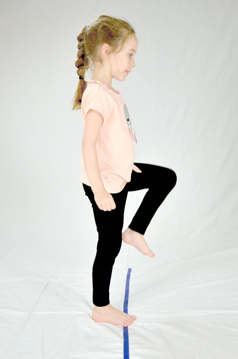 Teach kids to balance life by incorporating fundamental movements into their daily routine. Screen time is great, but so is hopping and side-stepping! #Healthykids #Screentimebalance #fundamentalmovementskills